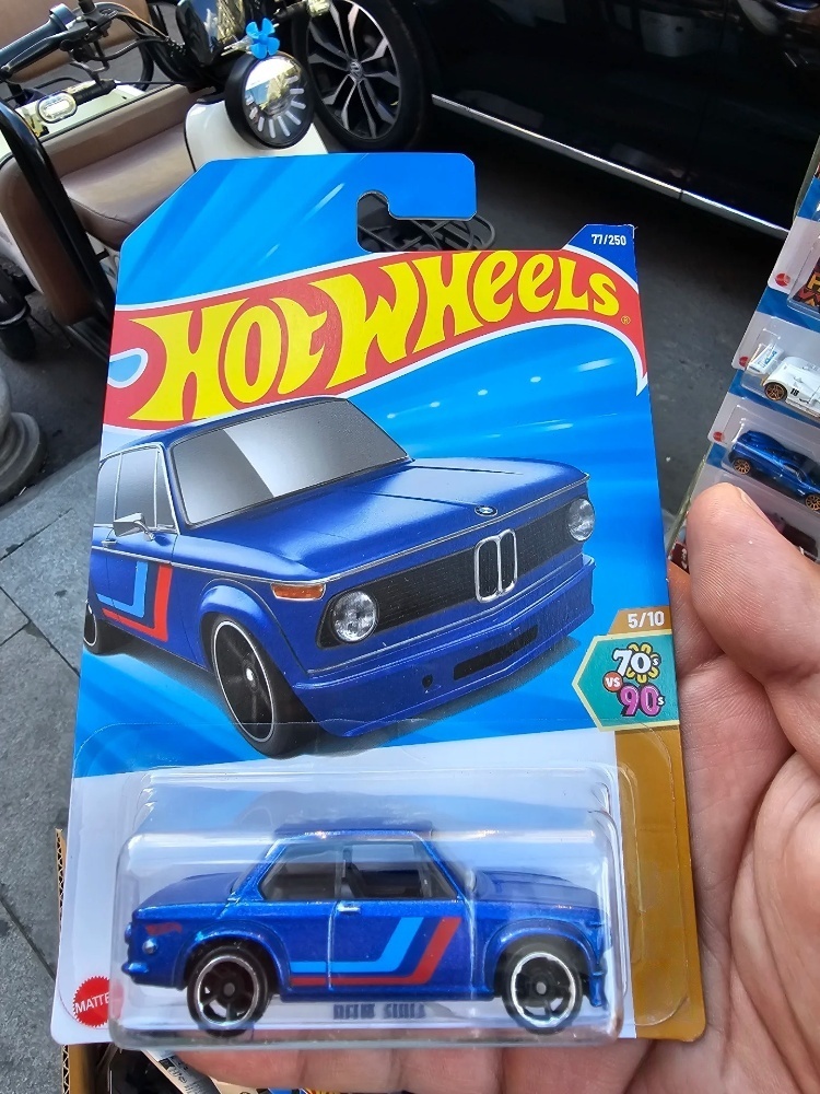 New Hot Wheels 2025 N Case, Po - Model Kit Bmw ulasan dan harga